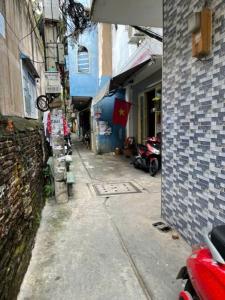 CHƯA TỚI 3 TỶ CÓ HỘ KHẨU QUẬN 3 - NHÀ 4 TẦNG - 3PN - HẺM THÔNG - SÁT MẶT TIỀN HOÀNG SA